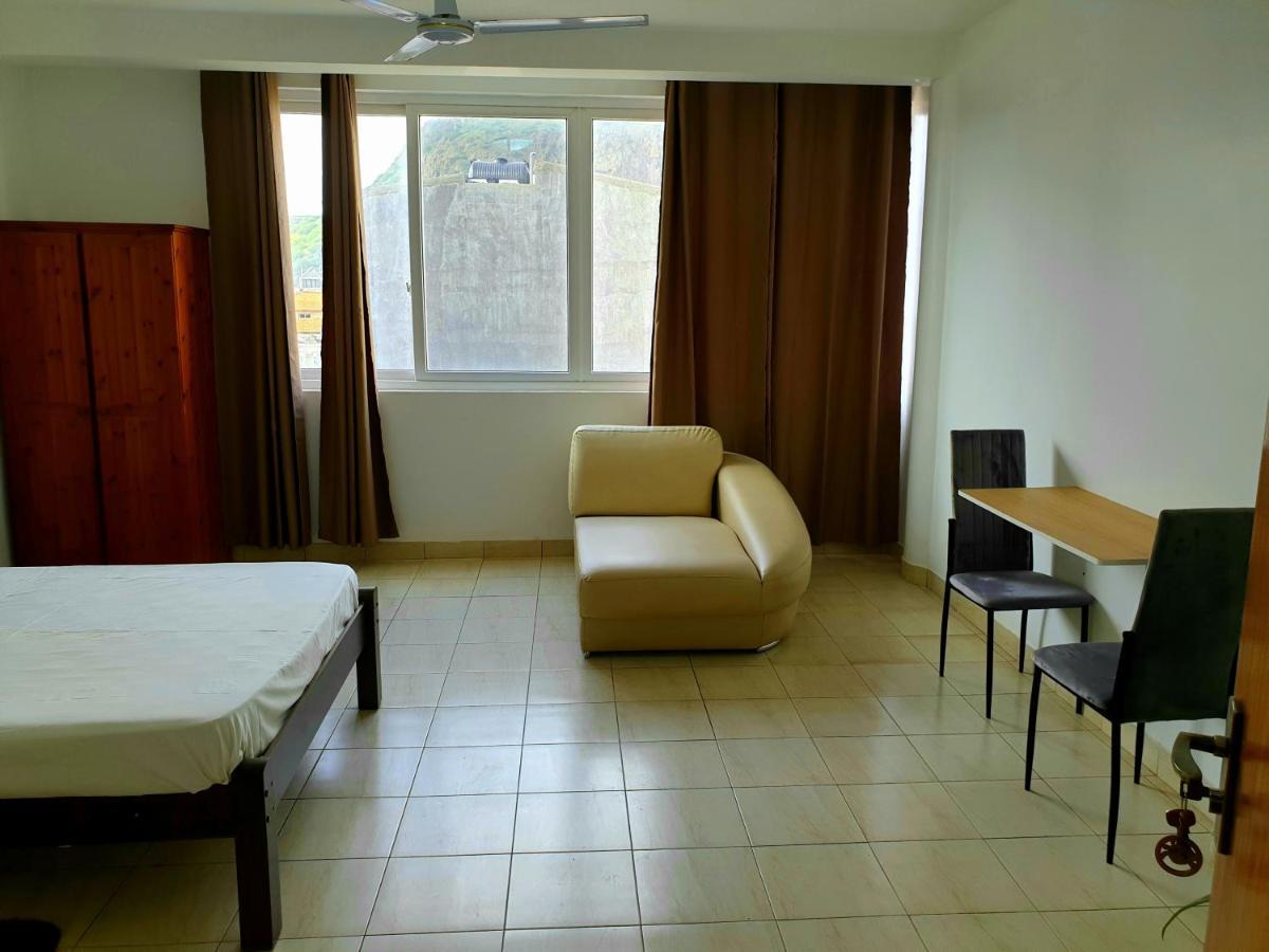 Guest House Mangui Baxu Rooms & Apartment Tarrafal  Exterior foto